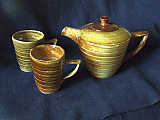 Teapot &
                  mugs